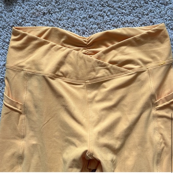 Wolven bra and crossover leggings workout set size medium orange mango - Picture 8 of 11